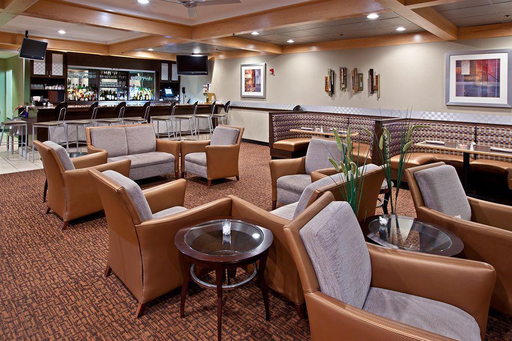 Quality Hotel Conference Center Cincinnati Блу Аш Ресторан фото