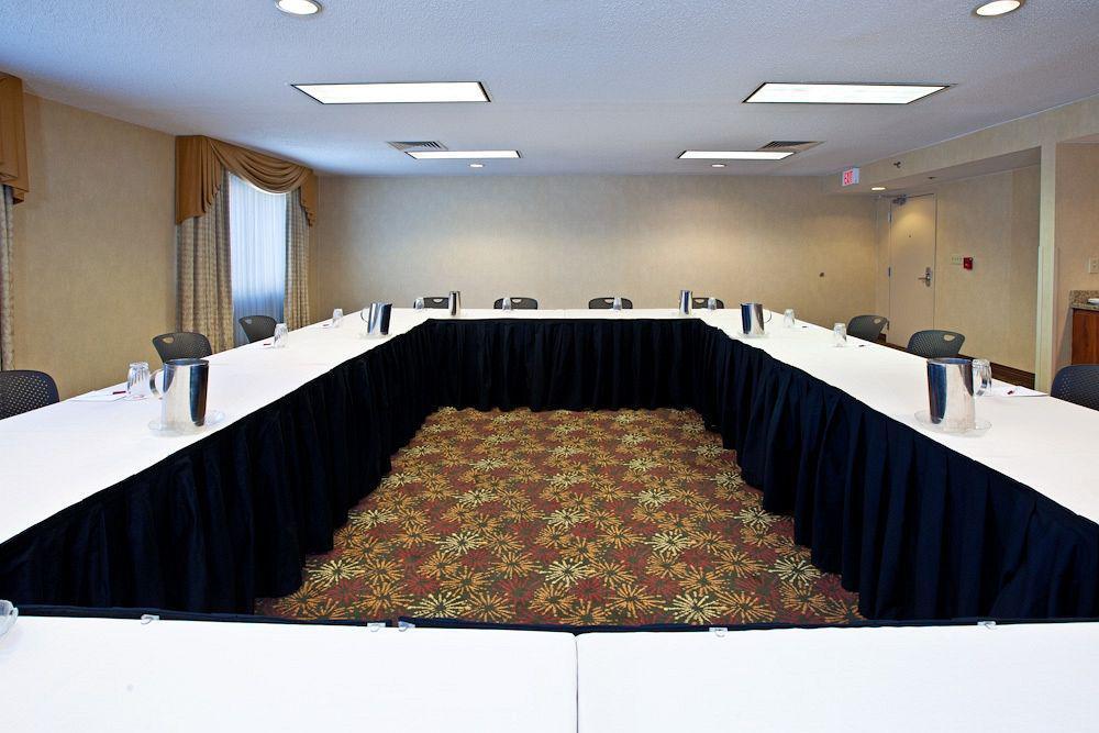 Quality Hotel Conference Center Cincinnati Блу Аш Удобства фото