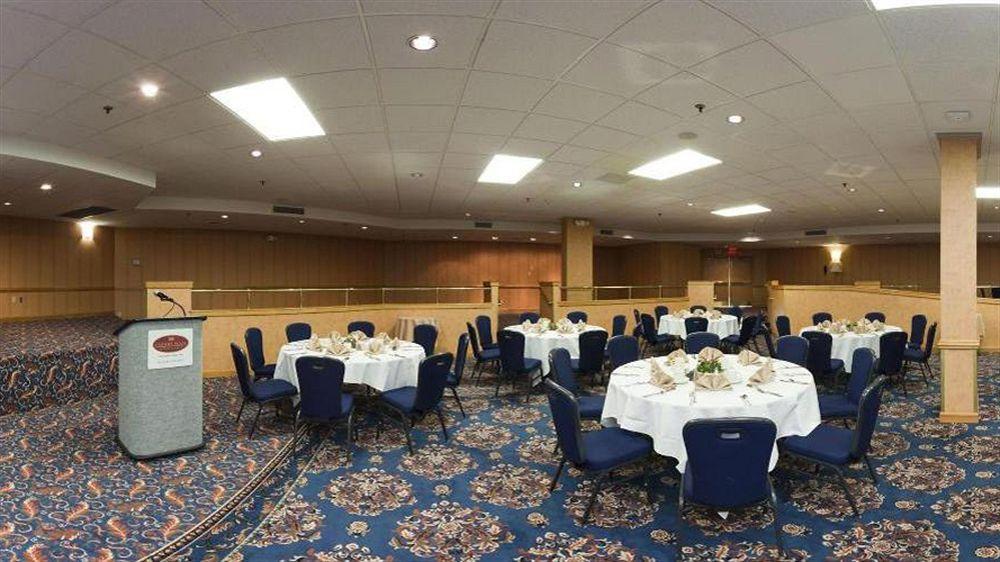Quality Hotel Conference Center Cincinnati Блу Аш Экстерьер фото