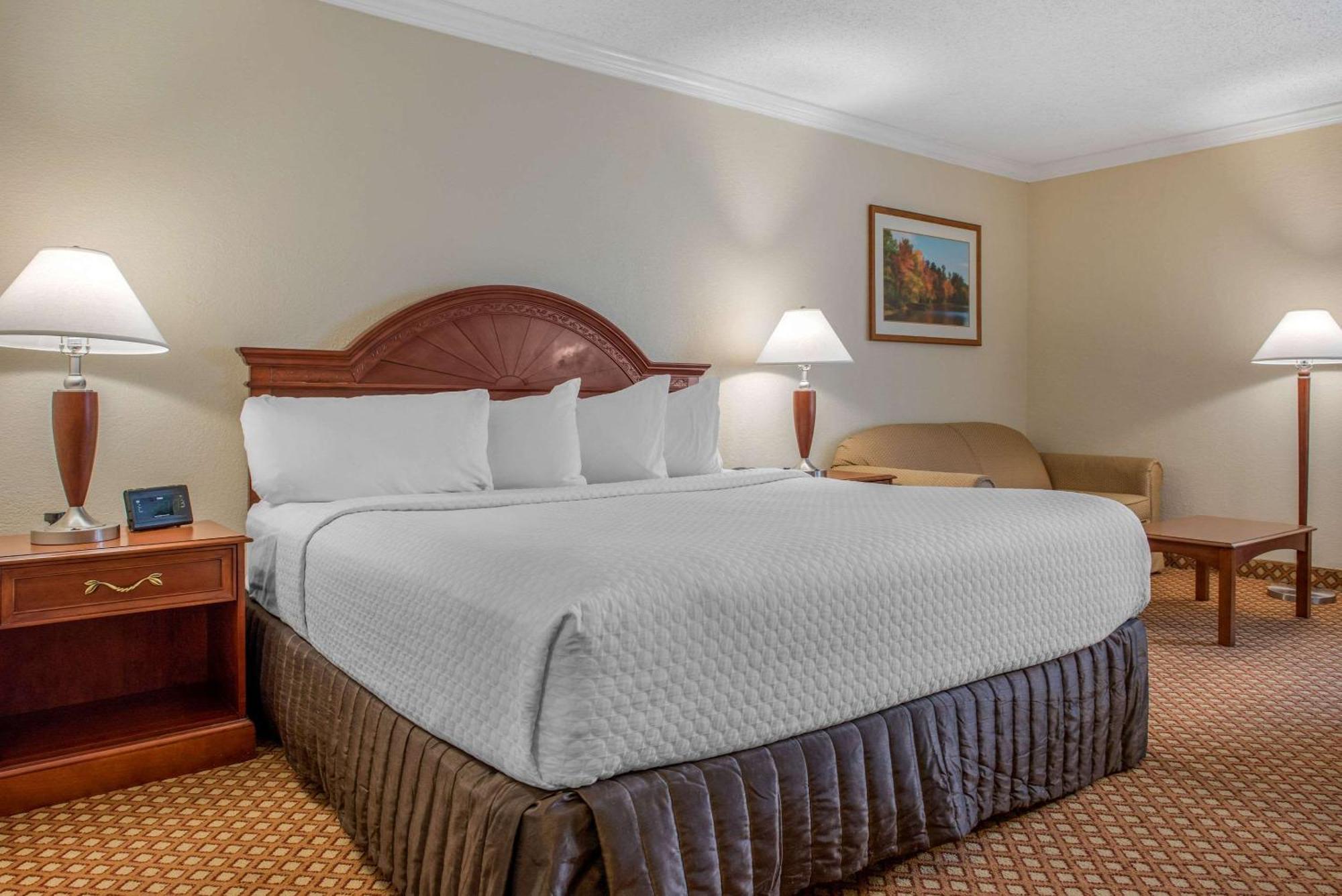 Quality Hotel Conference Center Cincinnati Блу Аш Экстерьер фото