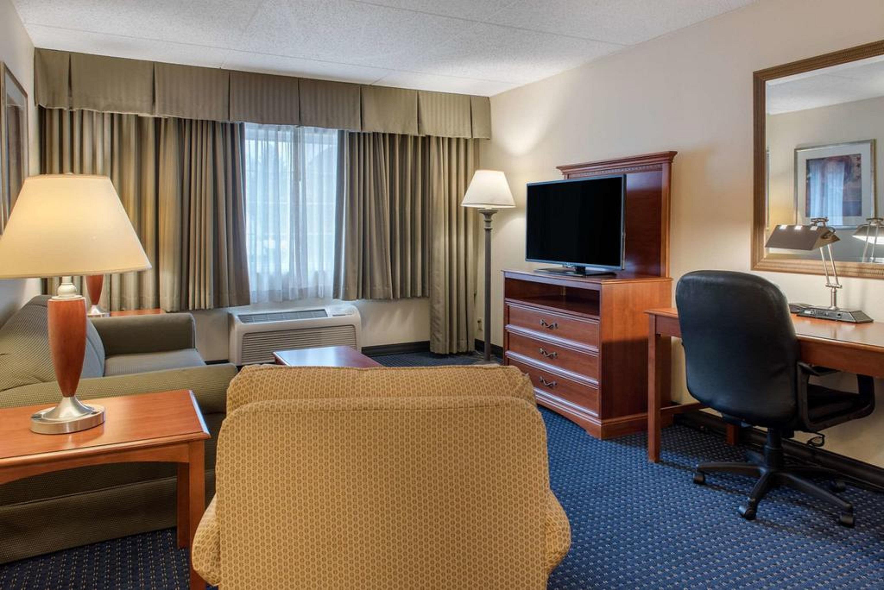 Quality Hotel Conference Center Cincinnati Блу Аш Экстерьер фото