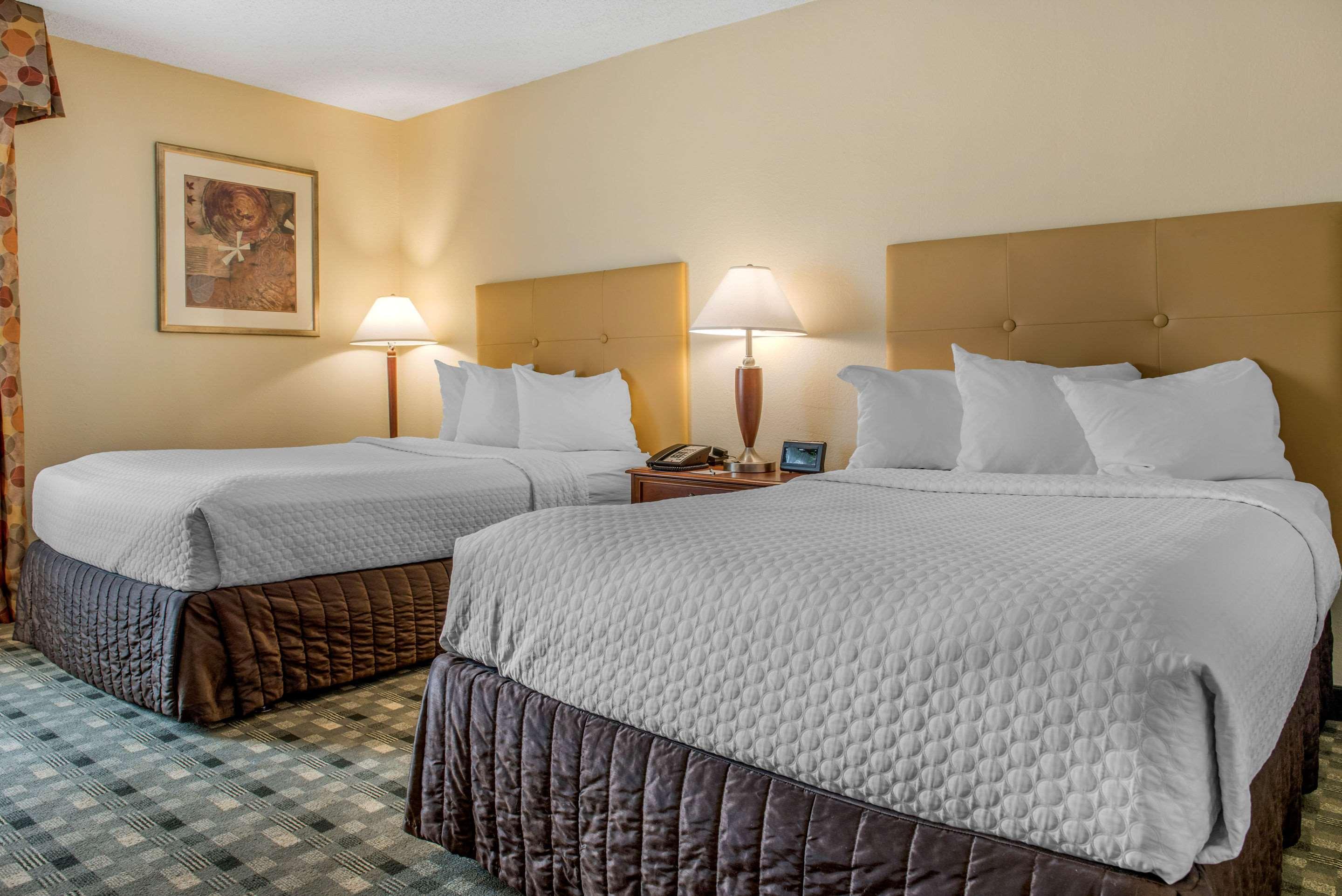 Quality Hotel Conference Center Cincinnati Блу Аш Экстерьер фото