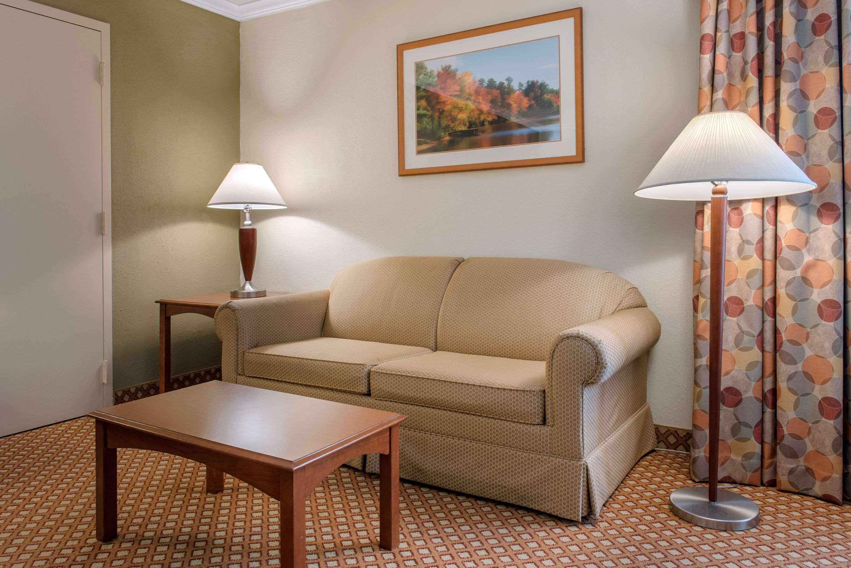 Quality Hotel Conference Center Cincinnati Блу Аш Экстерьер фото