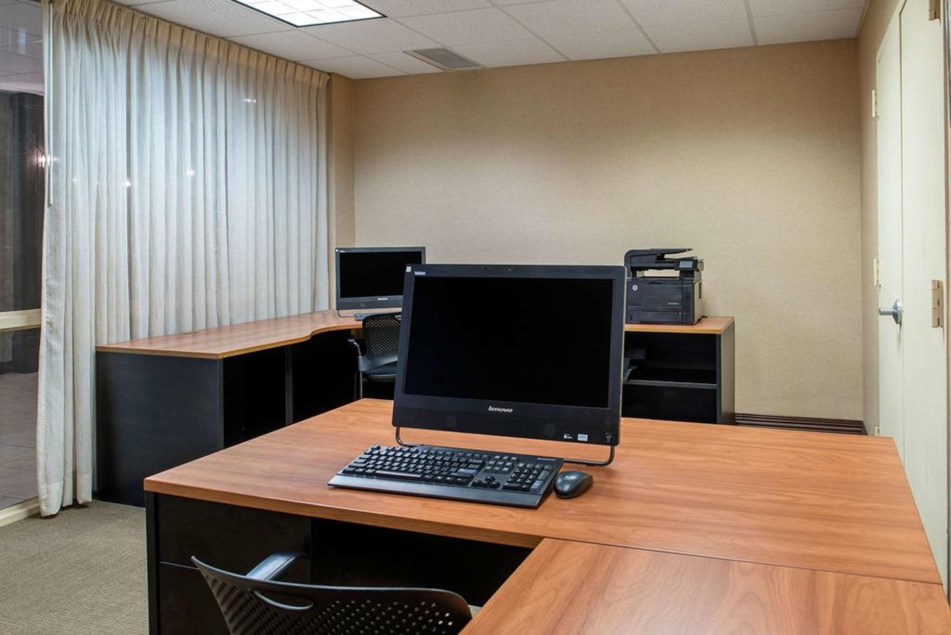 Quality Hotel Conference Center Cincinnati Блу Аш Экстерьер фото