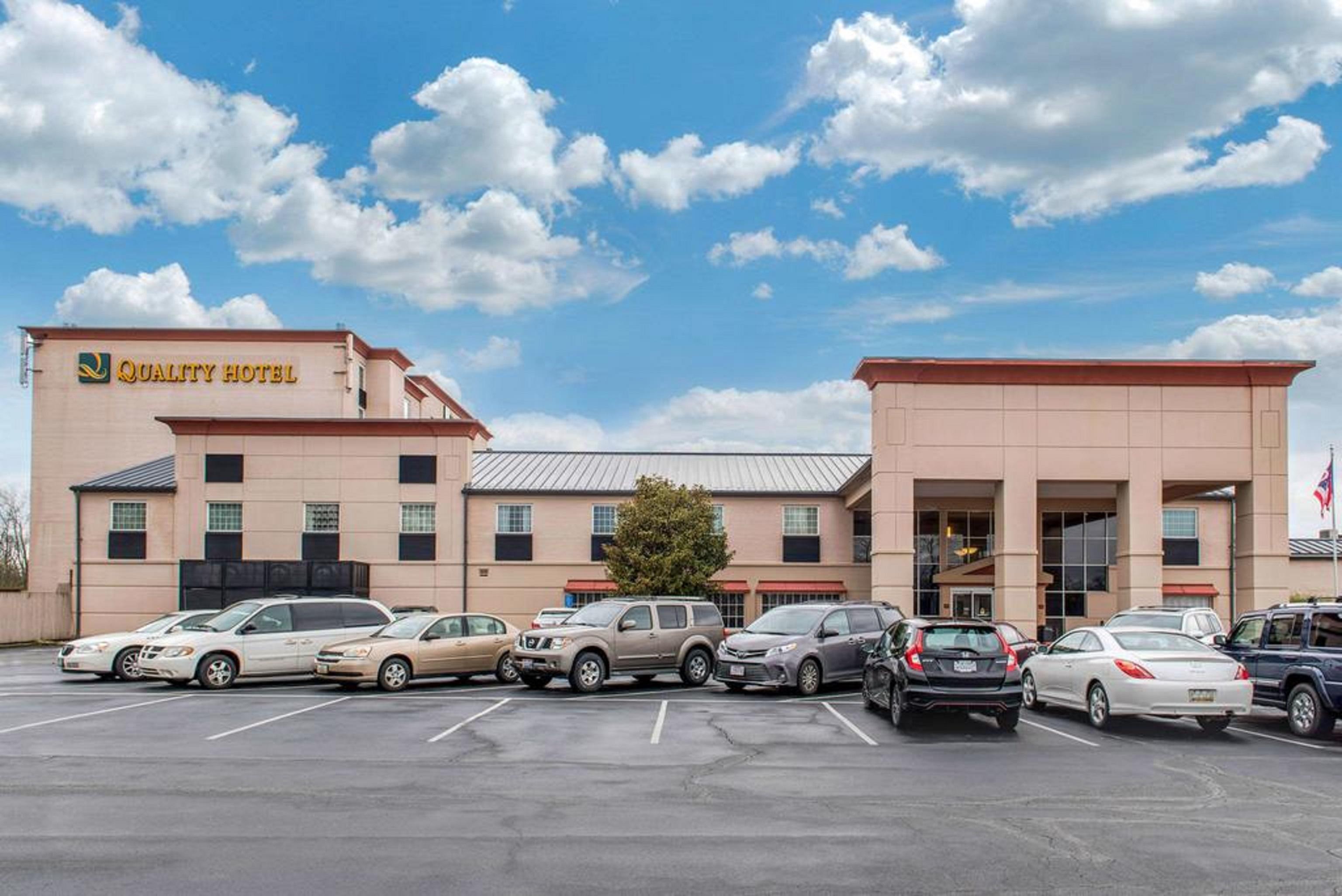 Quality Hotel Conference Center Cincinnati Блу Аш Экстерьер фото