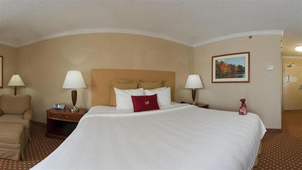 Quality Hotel Conference Center Cincinnati Блу Аш Экстерьер фото