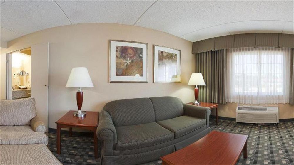 Quality Hotel Conference Center Cincinnati Блу Аш Экстерьер фото