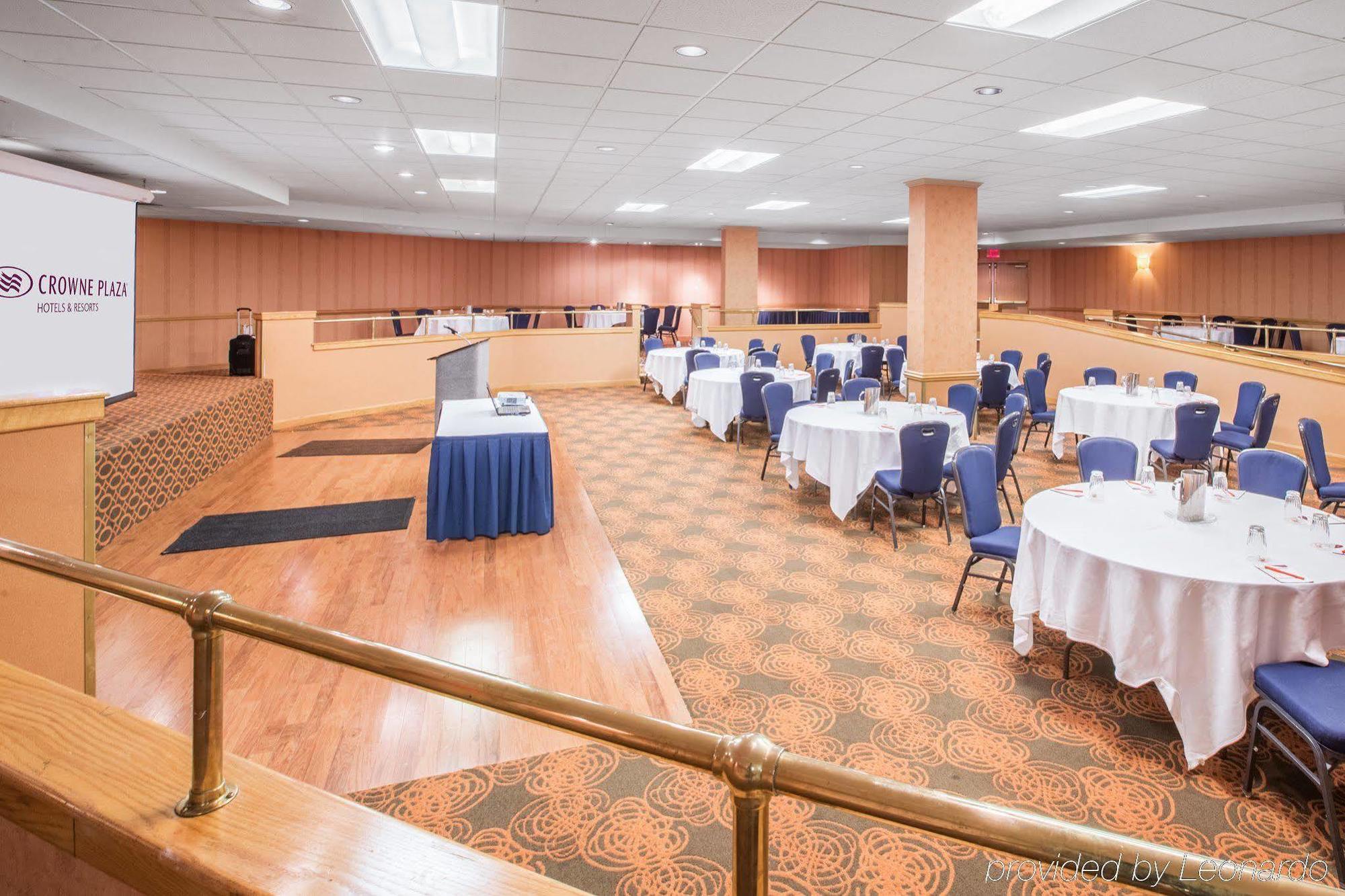 Quality Hotel Conference Center Cincinnati Блу Аш Экстерьер фото