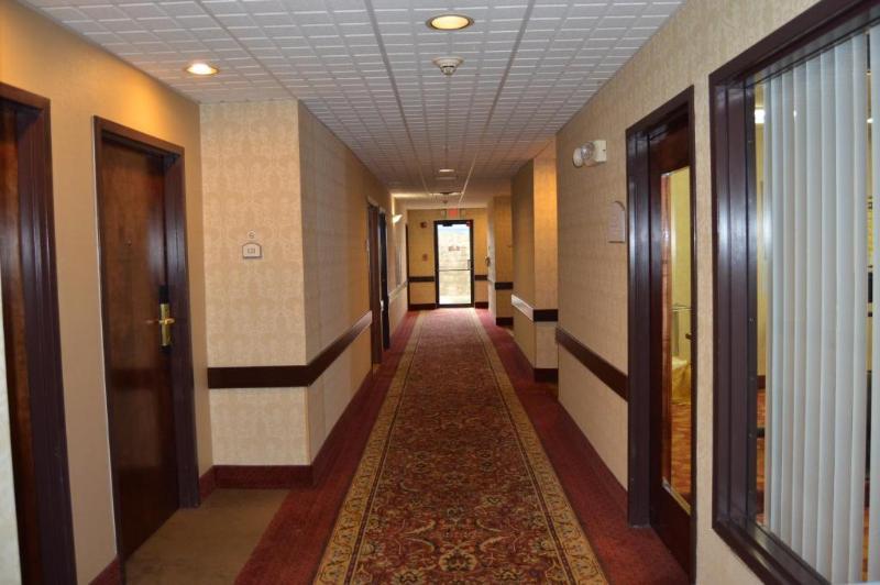Quality Hotel Conference Center Cincinnati Блу Аш Экстерьер фото