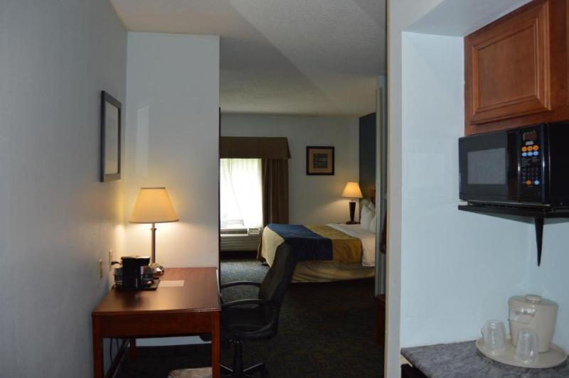 Quality Hotel Conference Center Cincinnati Блу Аш Экстерьер фото