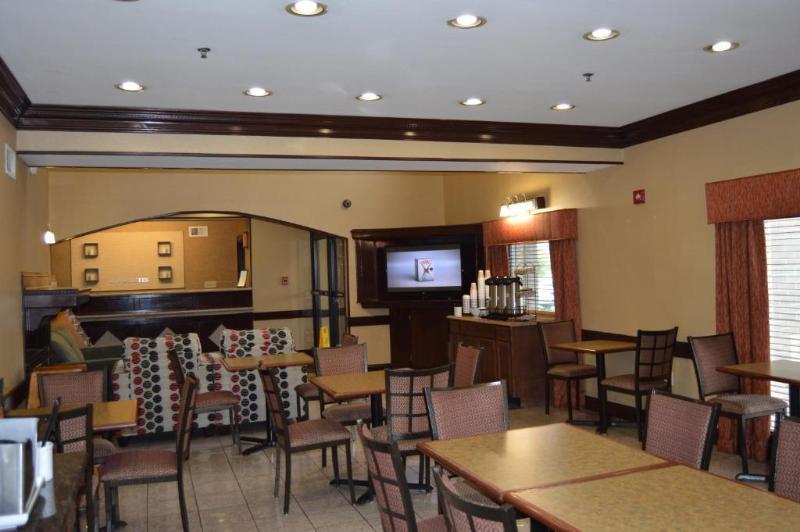 Quality Hotel Conference Center Cincinnati Блу Аш Экстерьер фото