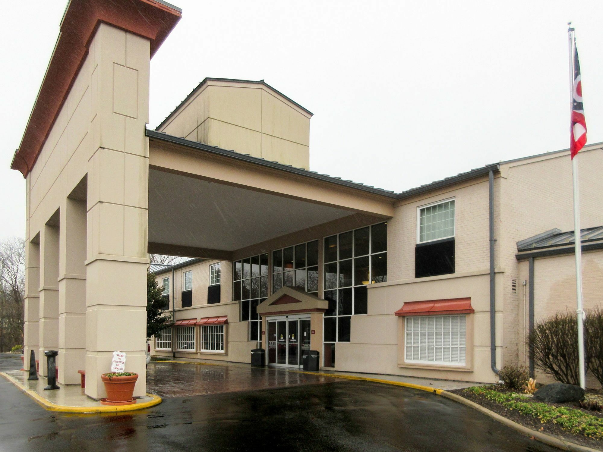 Quality Hotel Conference Center Cincinnati Блу Аш Экстерьер фото